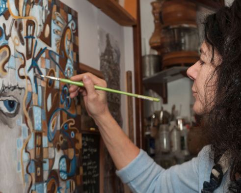 Hélène Larouche en atelier